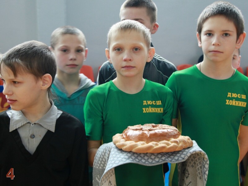 Хлеб-соль участникам соревнований