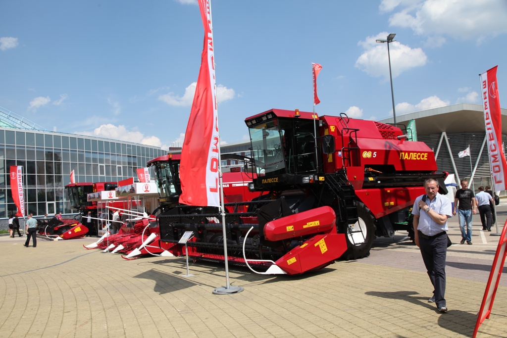 Гомельские комбайны на ''Белагро-2015''