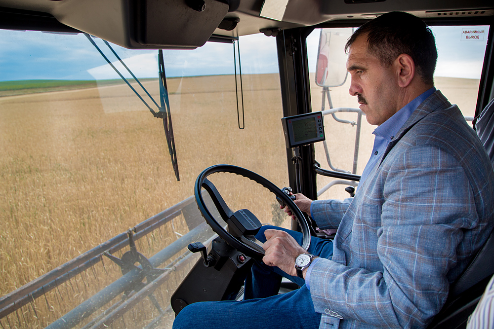 Юнус-Бек Евкуров