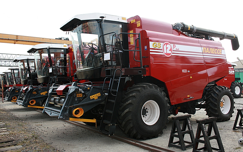 Рисоуборочные комбайны