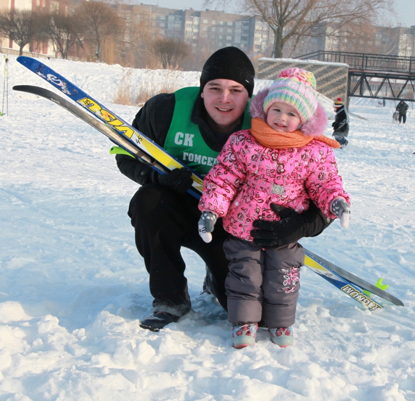 Оператор станков с ПУ Виктор Житкович с дочерью