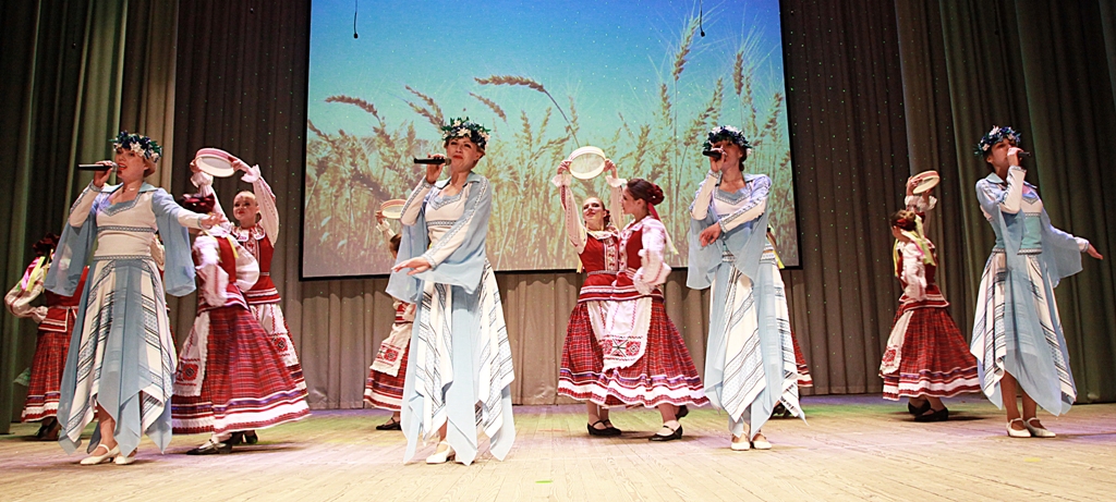 Народный вокальный ансамбль ''Сслобода'' и заслуженный любительский коллектив ''Апельсин ПЛЮС''