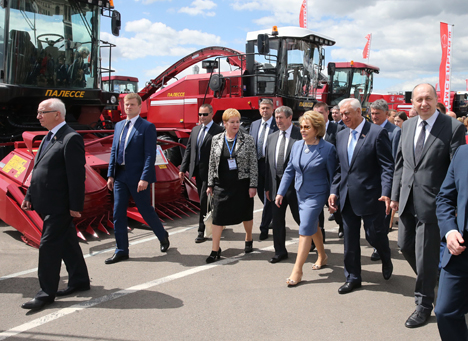 Валентина Матвиенко и Михаил Мясникович на ''Белагро-2016''