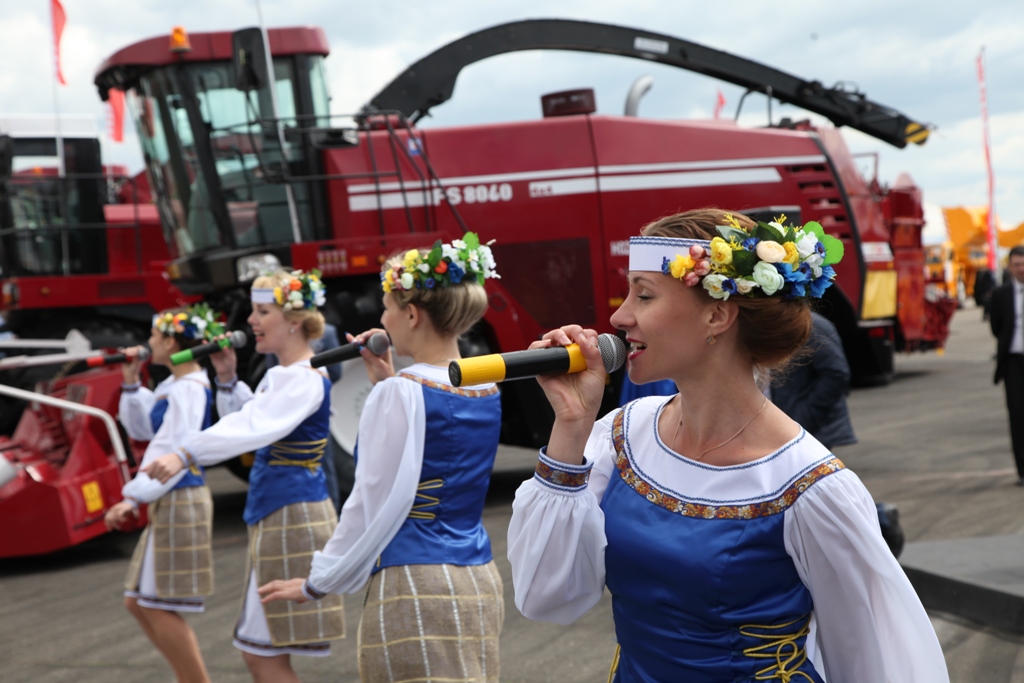 Ансамбль ''Слобода'' ДК ОАО ''Гомсельмаш'' на ''Белагро-2016''