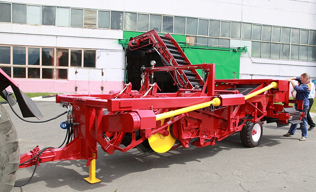 Картофелекопатель