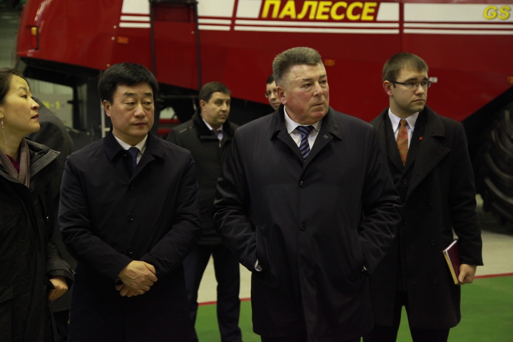 Делегацию Харбина принимают на ''Гомсельмаше''