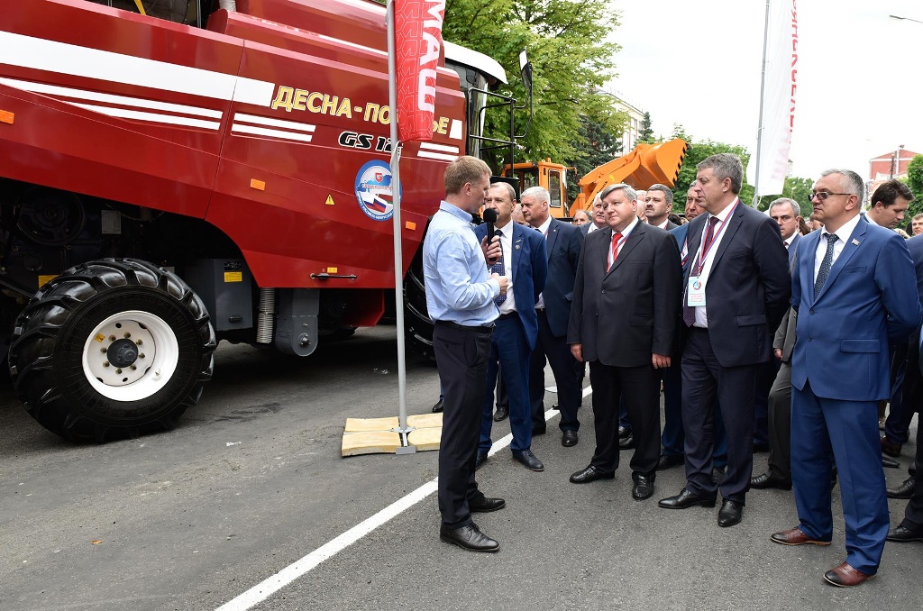 У комбайна ''Десна-Полесье''