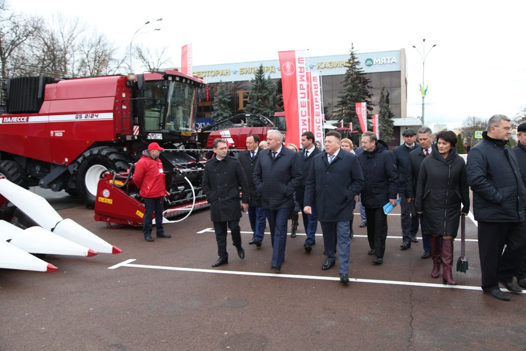 У гомсельмашевской экспозиции