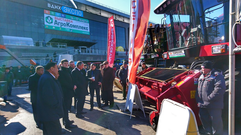 На выставке