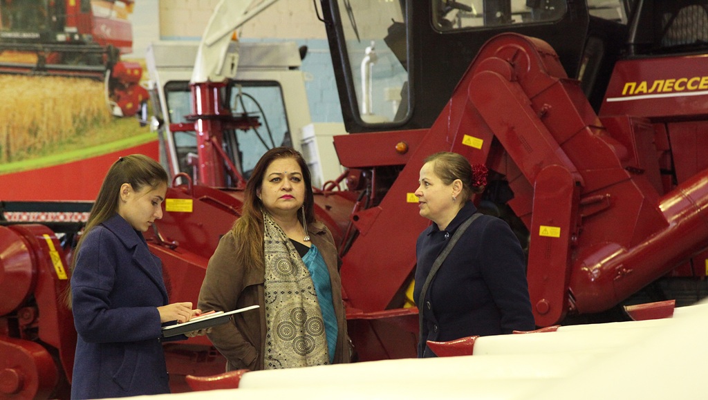 В центре - Сангита Бахадур