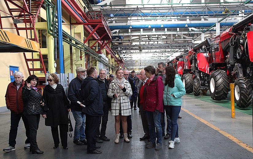 Волонтеры из ФРГ на заводе1