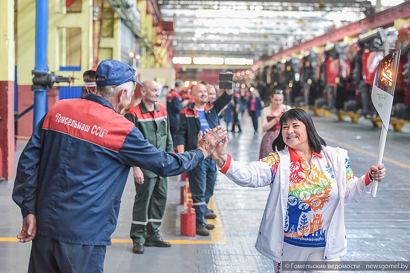 Эстафета на заводе