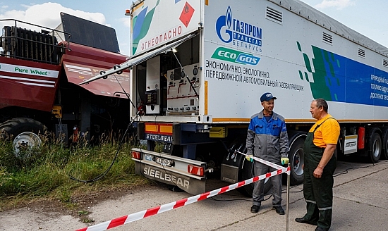 На заправке