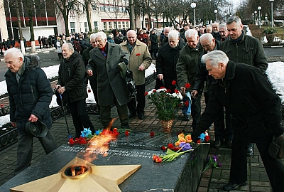 ВОЗЛОЖЕНИЕ ЦВЕТОВ 23 ФЕВРАЛЯ 2017 ГОДА