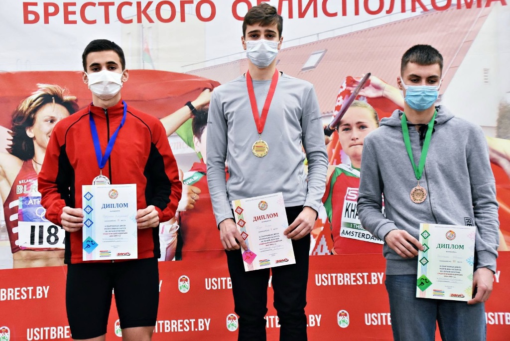 2021_01_19_на пьедестале.jpg