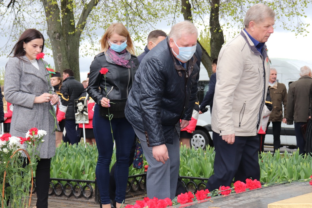 2021_05_14_возложение - Шантыко и Концевой.jpg