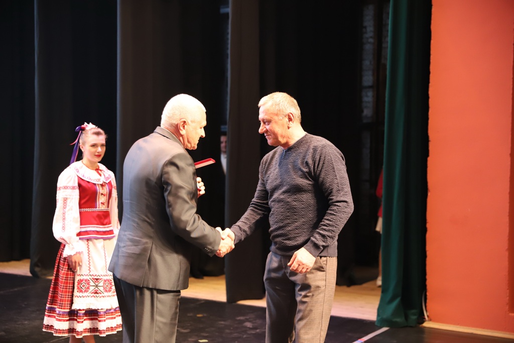 2022_04_19_юбилей - награждение 1.jpg