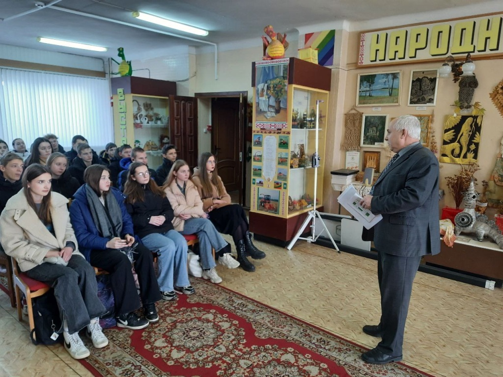 2022_03_17_в музее 1.jpg