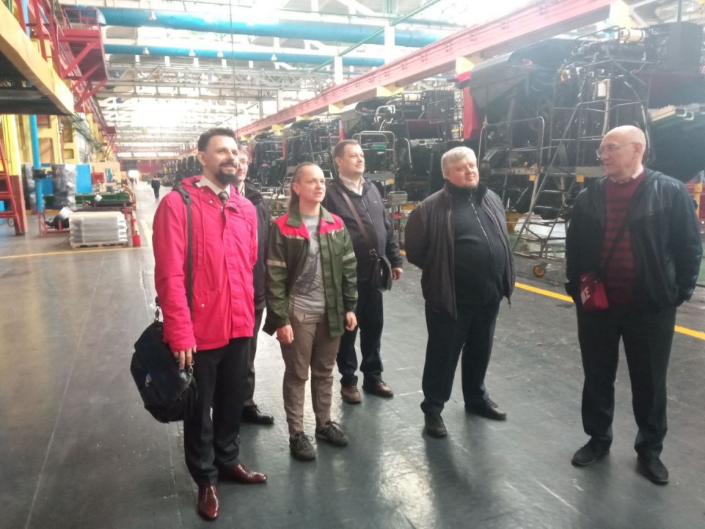 2022_05_24_гости из Новосибирска - цех.jpg