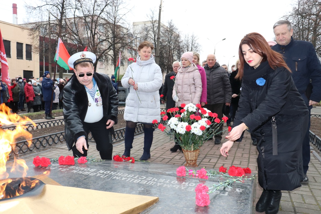 2021_11_30_возложение 2.jpg