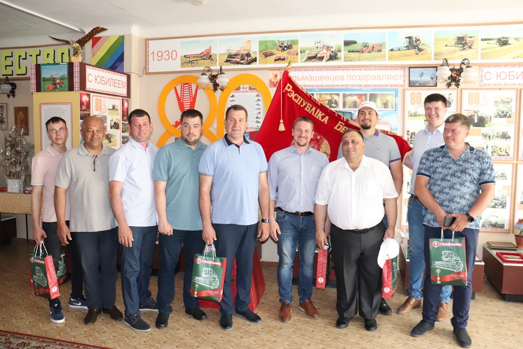 2022_06_14_делегация в музее.JPG