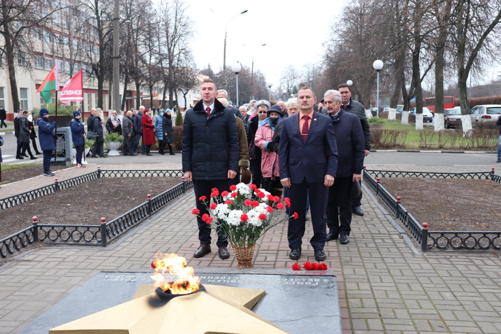 2021_11_30_возложение.jpg