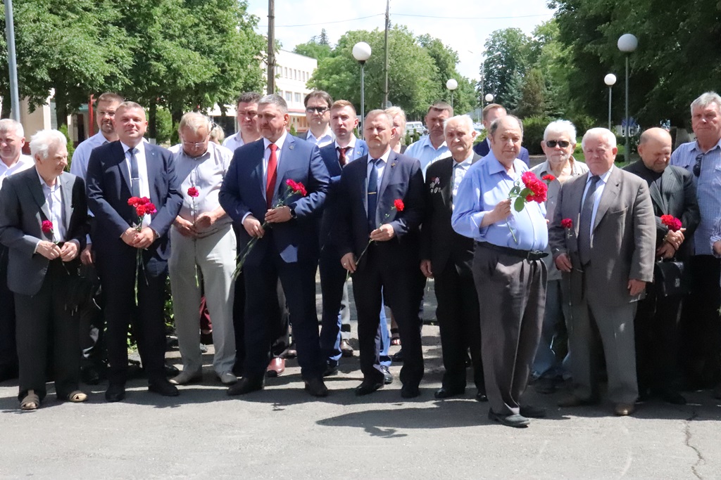 2022_06_23_возложение 1.JPG