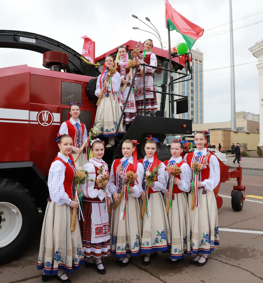 2021_05_04_Первомай - артисты ДК.jpg