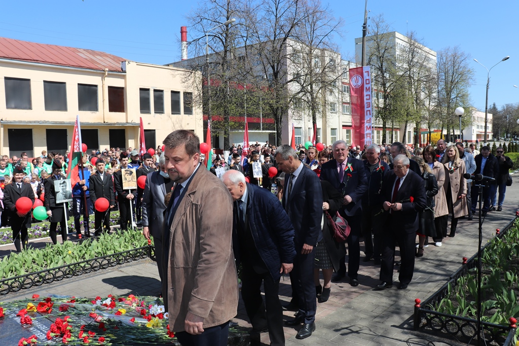 2022_05_10_возложение 2.JPG