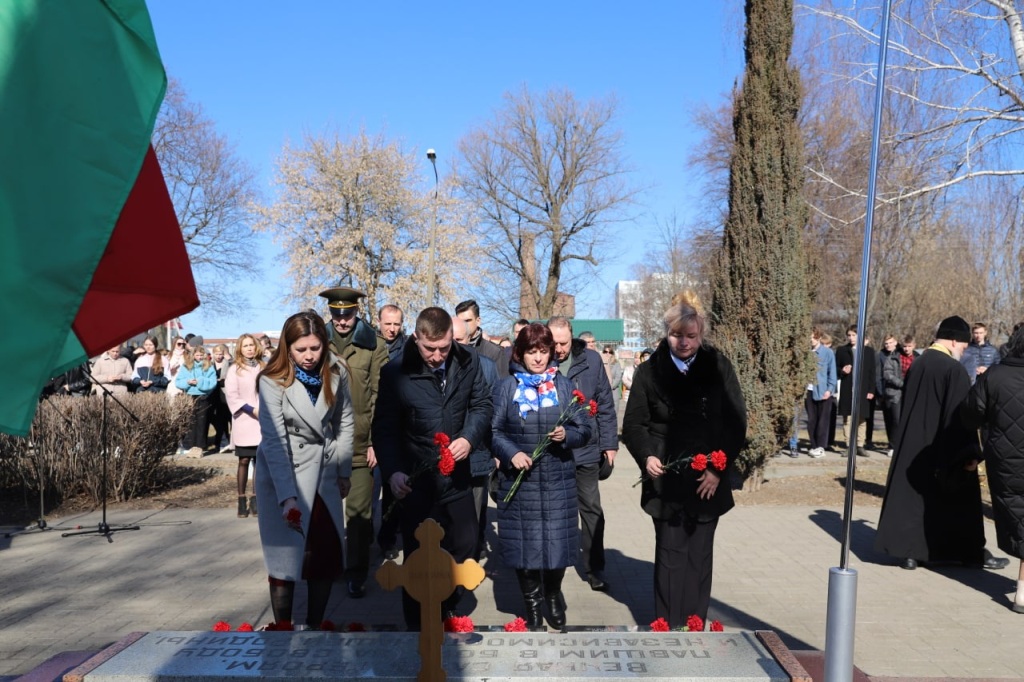 2022_03_24_возложение 2.jpg