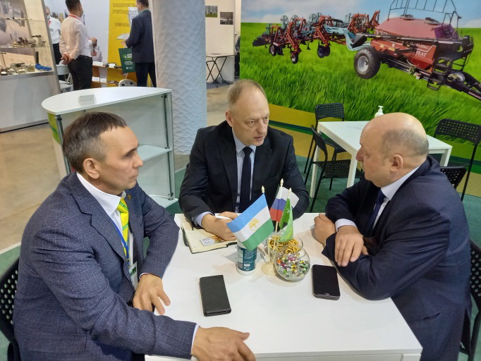 2021_03_30_на выставке.jpg