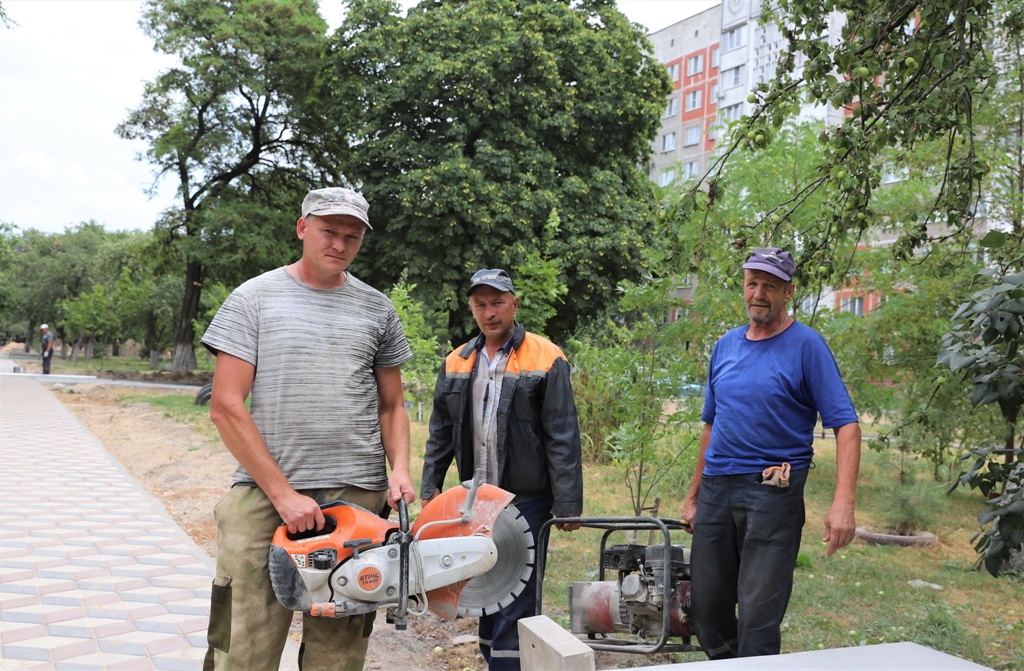 2021_07_29_сквер - за работу.jpg