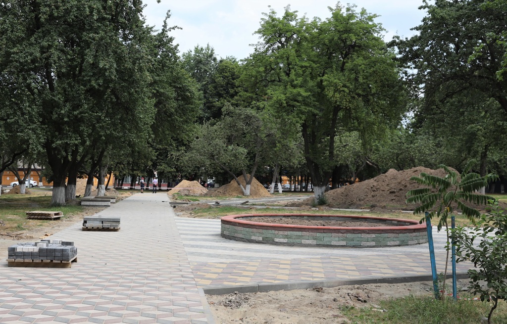 2021_07_29_сквер - общий вид.jpg