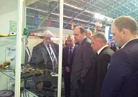 На выставке заводчане разговаривали с министром и работали на имидж