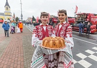 Региональные «Дожинки», как всегда, не обошлись без наших комбайнов