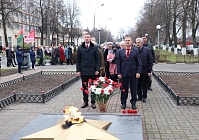 Святая традиция: 26 ноября прошло традиционное возложение цветов