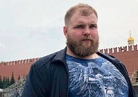 Он умеет принимать удары. И поэтому может купить себе новый комбайн