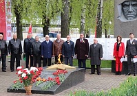 День Победы. «Гомсельмаш» помнит: митинг, ветераны, эстафета, шествие 