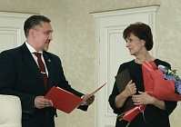 Лучшему менеджеру по качеству вручил диплом генеральный директор